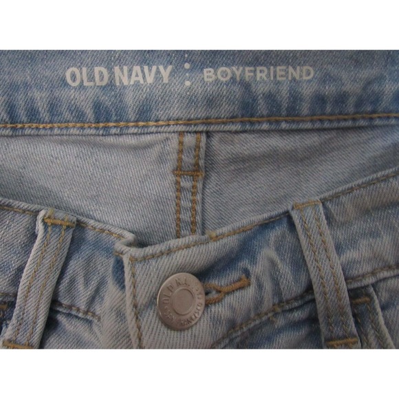 Old Navy Women Jean Shorts Size 8 Blue Midrise Boyfriend Distressed Cuffed Denim - Picture 3 of 4